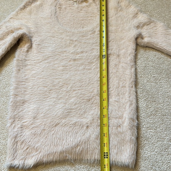 Knitted and knotted Anthropology light pink 100% nylon short sleeve scoop neck - Picture 10 of 12